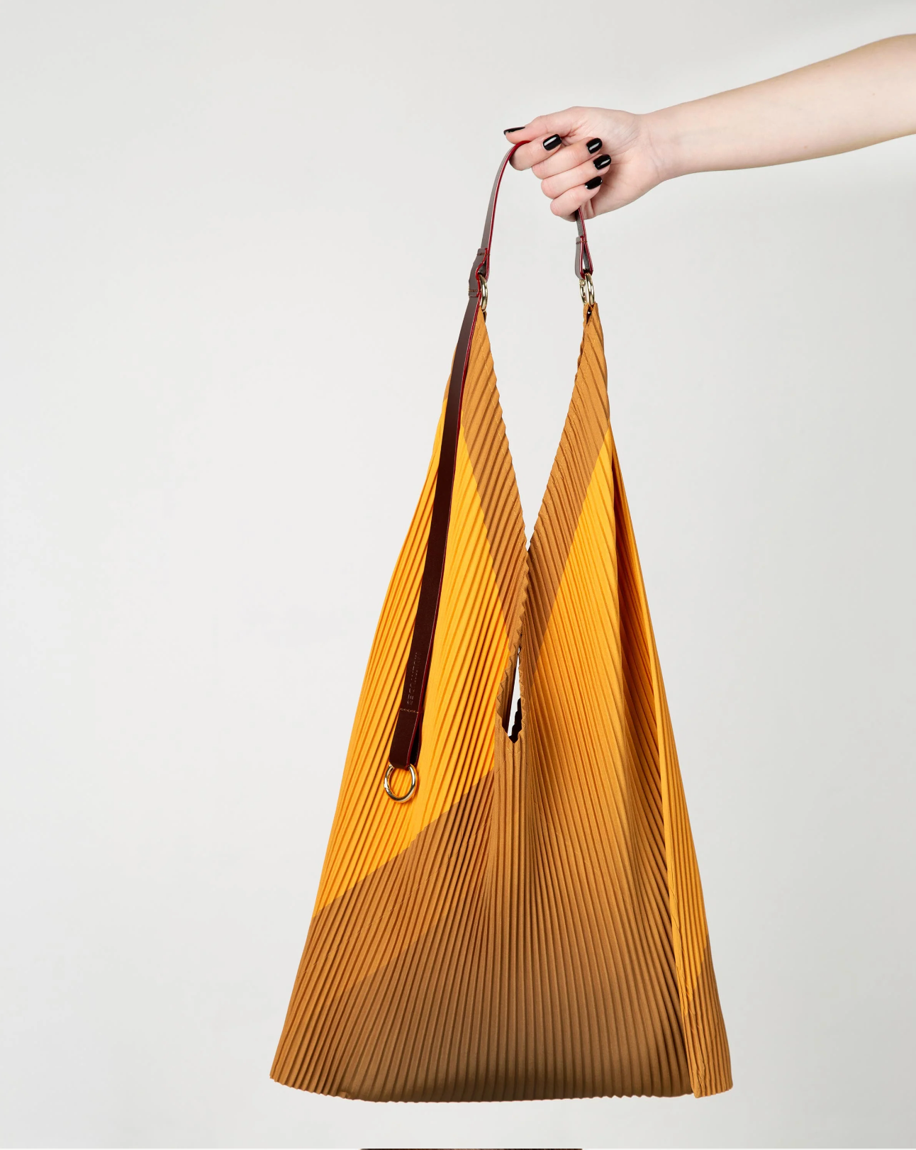 Y Bag Leather Strap — CAMERON, Mostaza