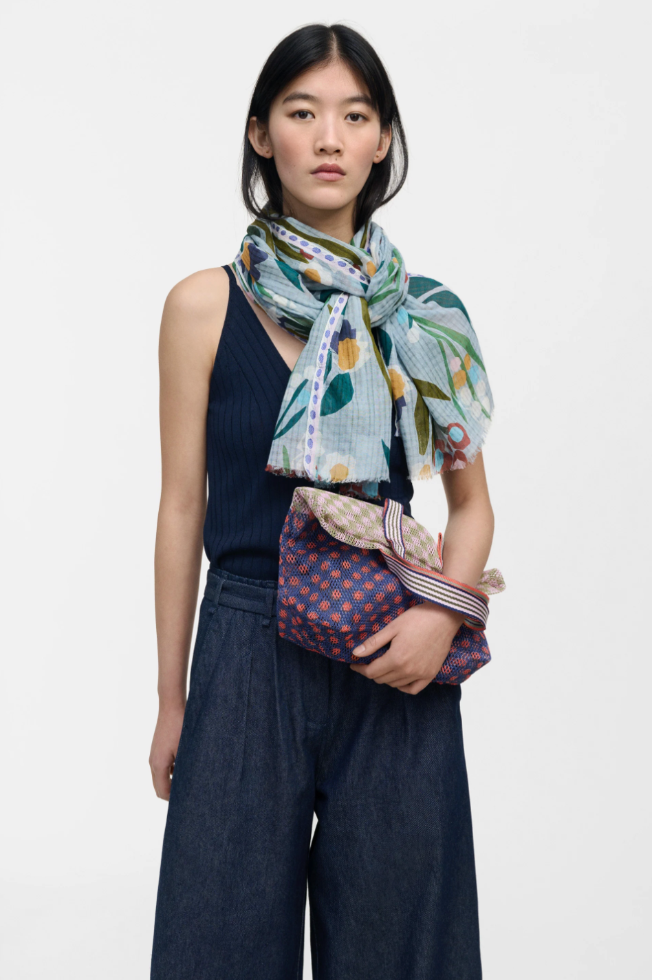 Épice Paris Kanpur small tote bag in Rosso — lifestyle with scarf