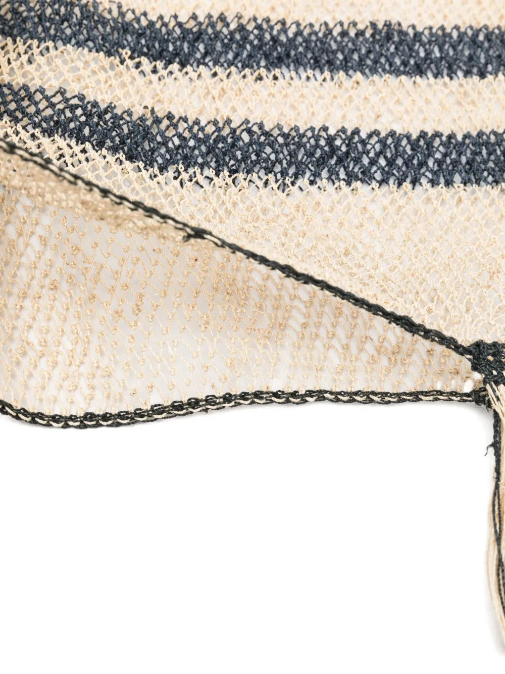 Bolso Kudzu artesanal en color natural con rayas negras y asa larga, hecho a mano en Laos con fibra de vid sostenible.