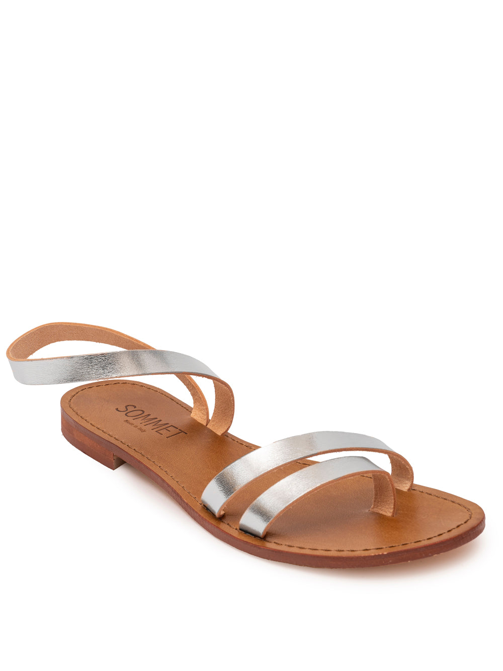 Sandalia Pietrasanta de Cinque Terre en piel plateada metalizada, con pulsera al tobillo y suela de cuero. Fabricación italiana.