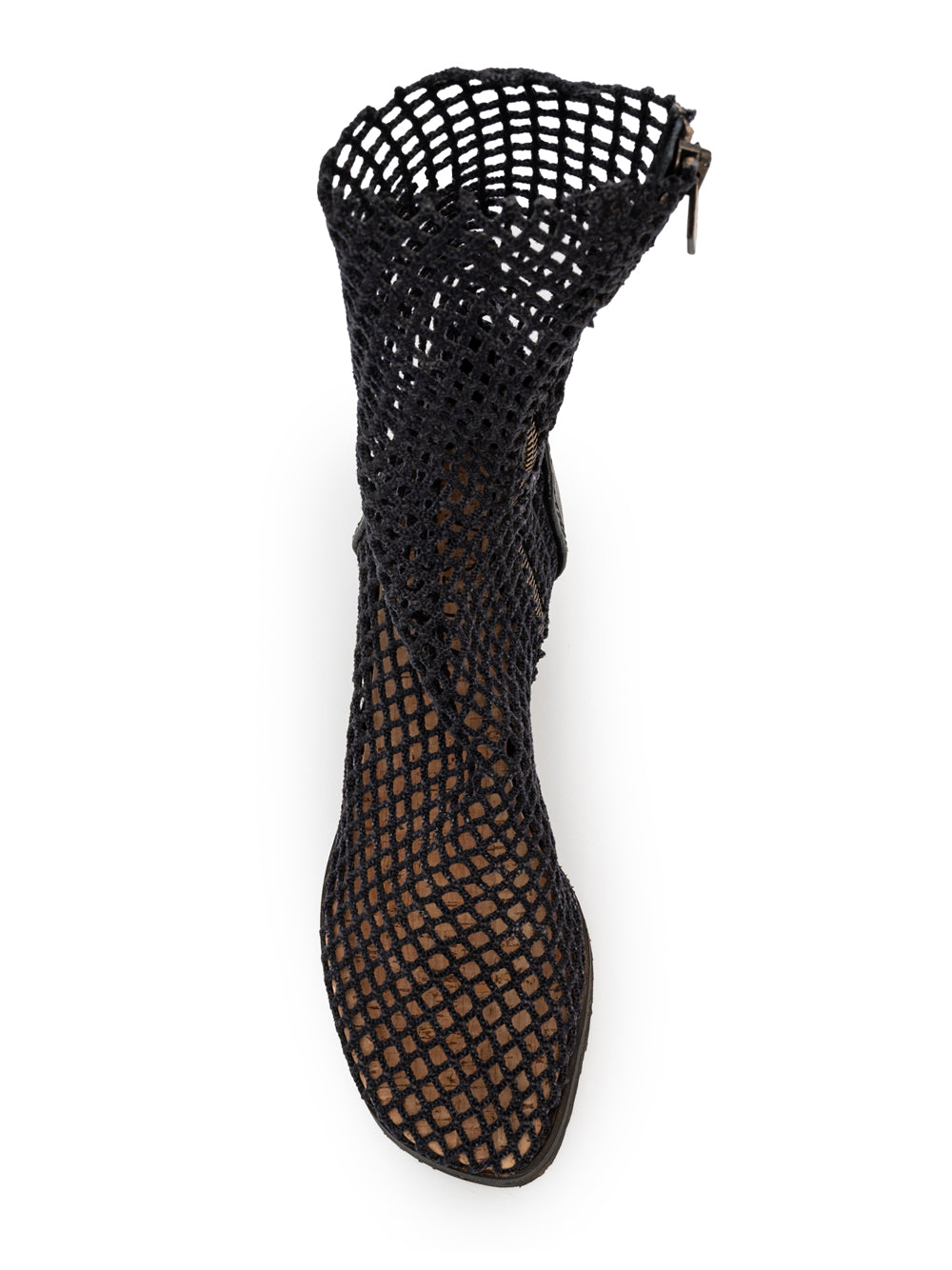 Botas veganas Bitta Ink de Verdura hechas a mano en Italia con redes de pesca recicladas y suela de corcho natural, en color azul oscuro.