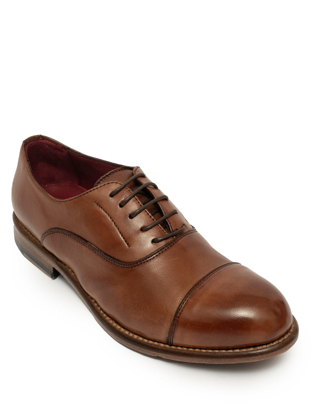 Zapato Oxford de piel color brandy hecho a mano en Italia modelo SMMT-M4O73