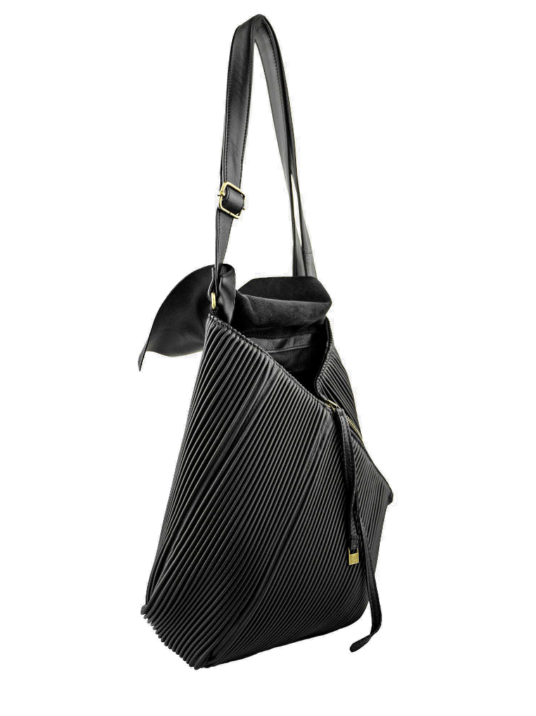 Luxury Italian pleated leather bag Gabri by Mialuis in Nero, artisanal design with A4 capacity and adjustable strap.