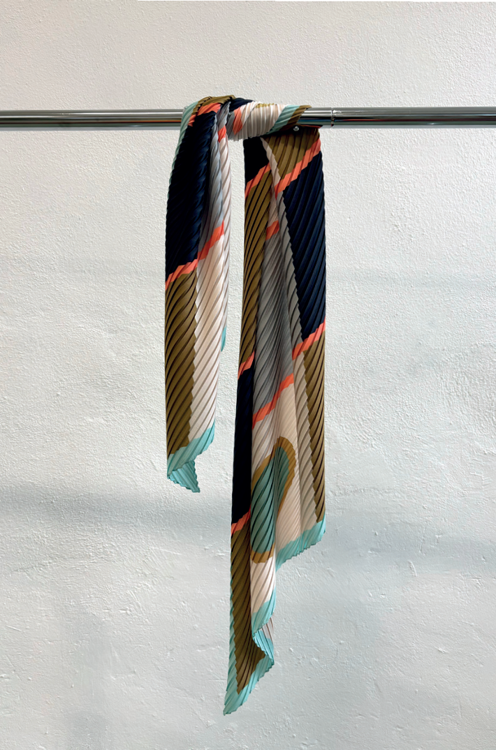 Multitudes pleated scarf Afrodite aqua olive recycled polyester silk-effect hanging view