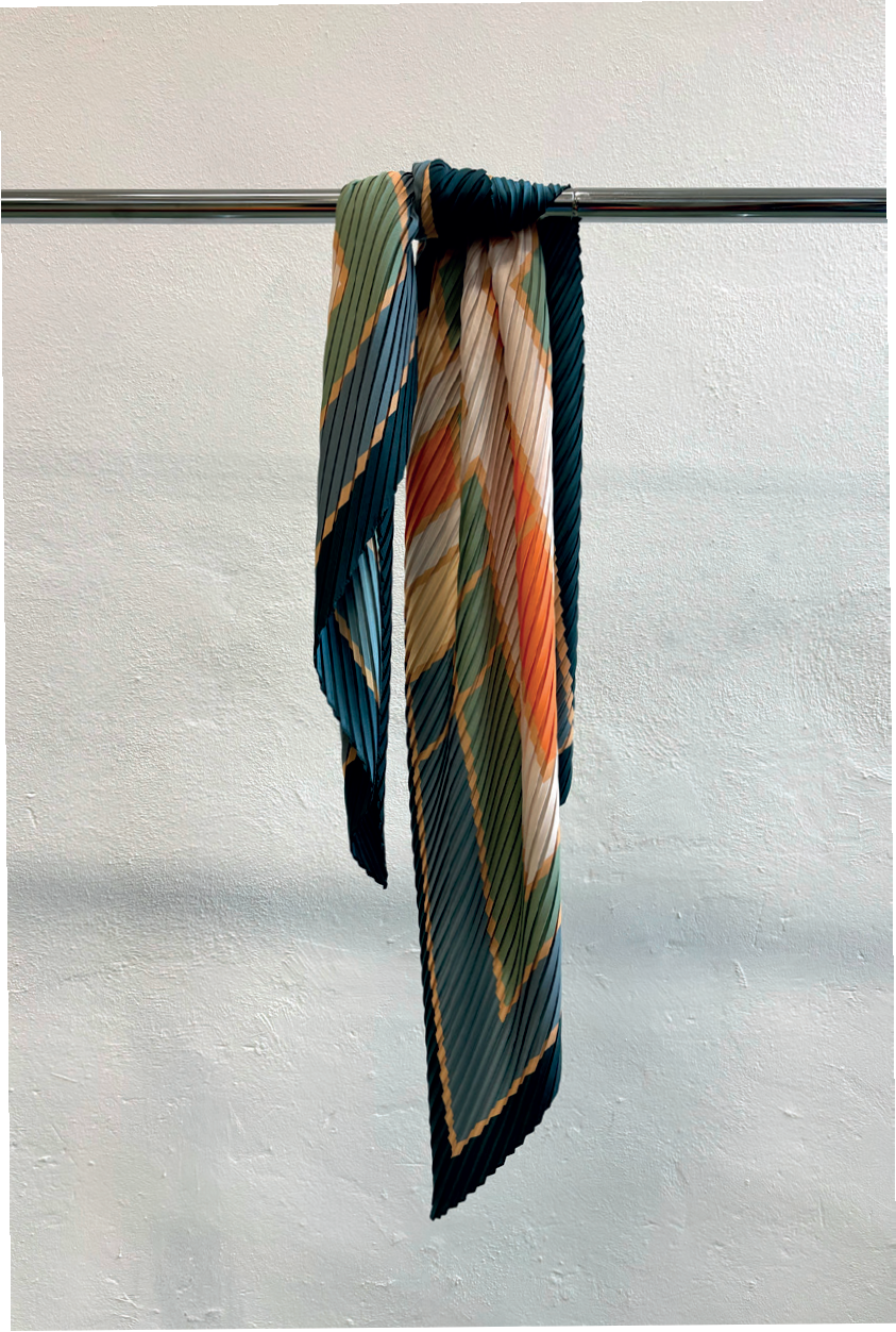 Multitudes pleated scarf Era blue sage petrol recycled polyester silk-effect art deco hanging view