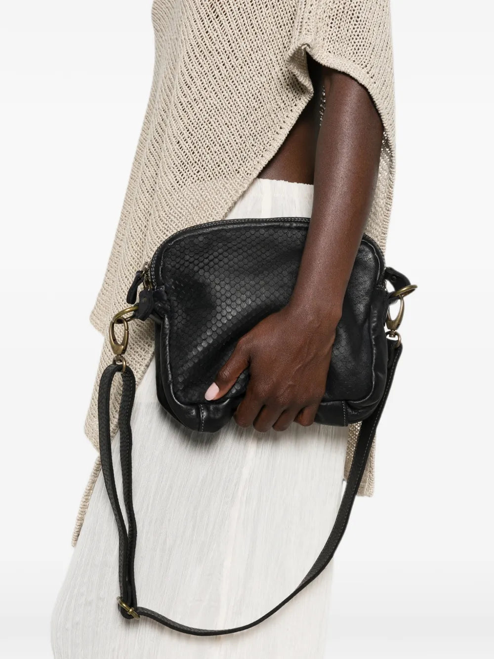 SOMMET ARLO Cobra vegetable-tanned leather crossbody bag in Nero black, handmade in Italy
