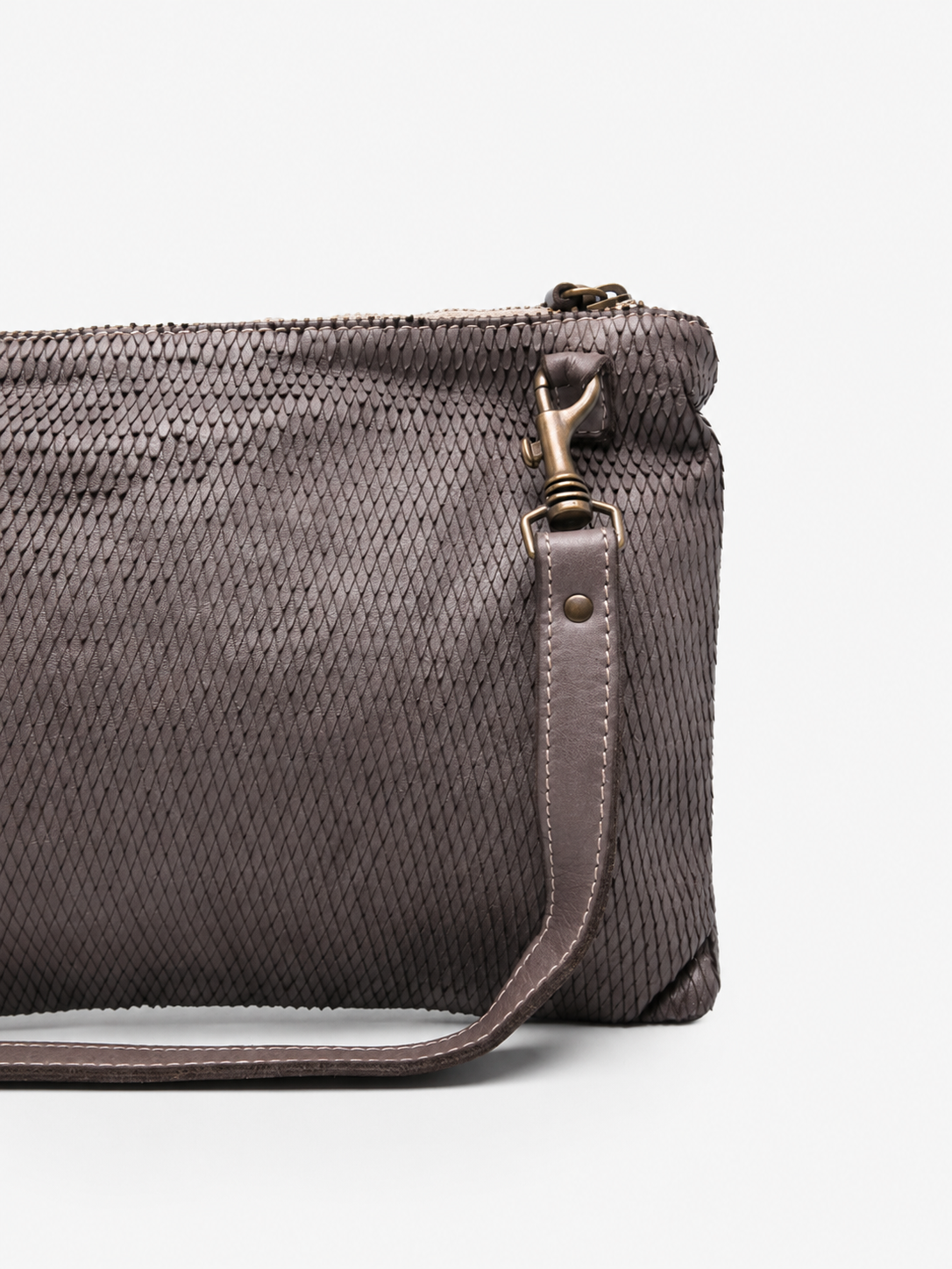 SOMMET NILO Petalino crossbody bag in taupe vegetable-tanned leather, petal texture, handmade in Italy