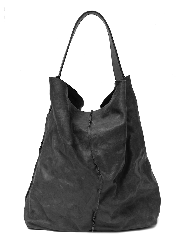 Sommet Sahara hobo bag in black vegetable-tanned leather, handmade in Italy with removable interior pouch.