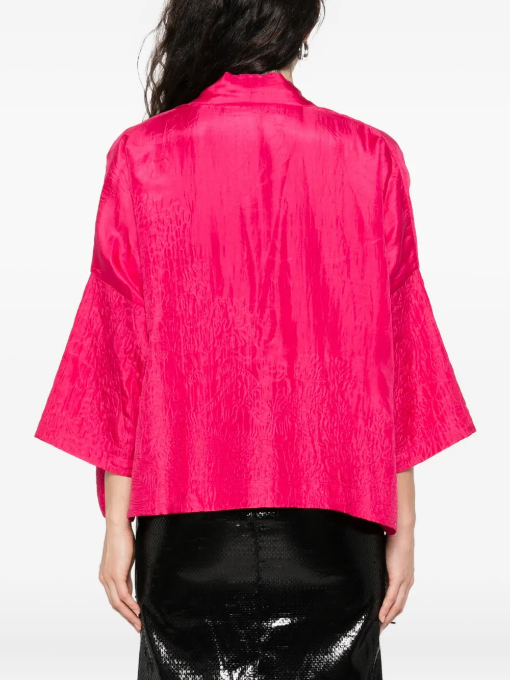 Yavï embroidered silk kimono in fuchsia with fluid silhouette