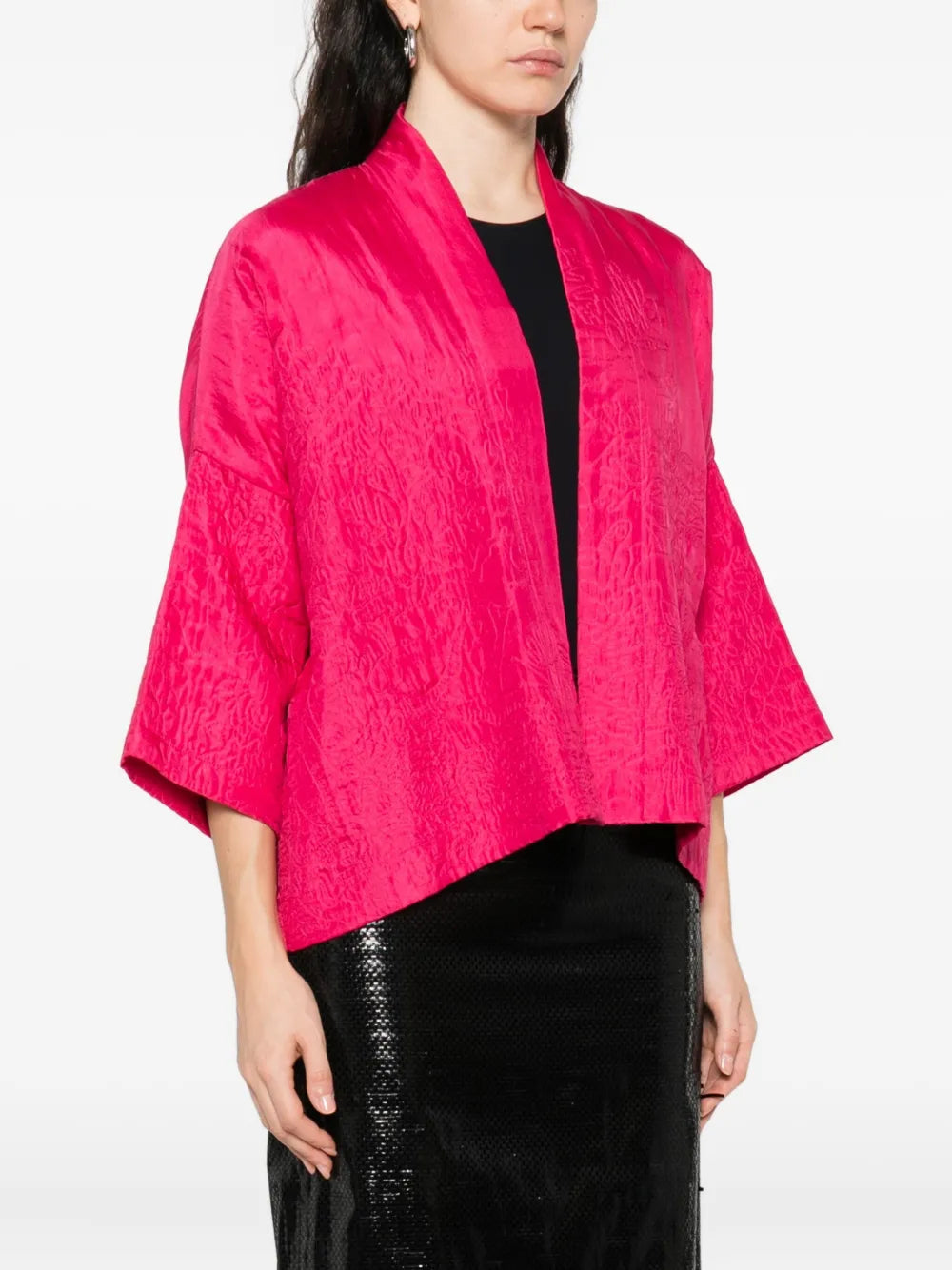 Yavï embroidered silk kimono in fuchsia with fluid silhouette