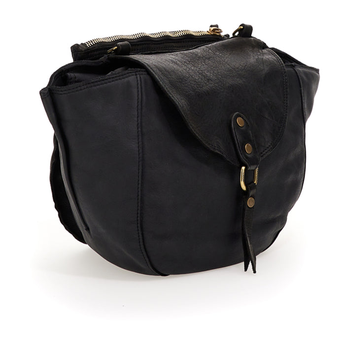 Bolso bandolera negro de piel hecho a mano por Caterina Lucchi con bandolera extraíble y diseño estructurado.
