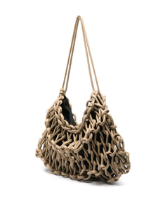 Bolso de hombro de&nbsp;&nbsp;Alienina tejido a mano con cuerda de algodón encerado en color camel. Forro de algodón y cierre de clip.

100% Algodón encerado.

Medida: Ancho 44 cm. Alto 30 cm.

Instrucciones de cuidado: Lavado en seco.

Hecho a mano en Italia.