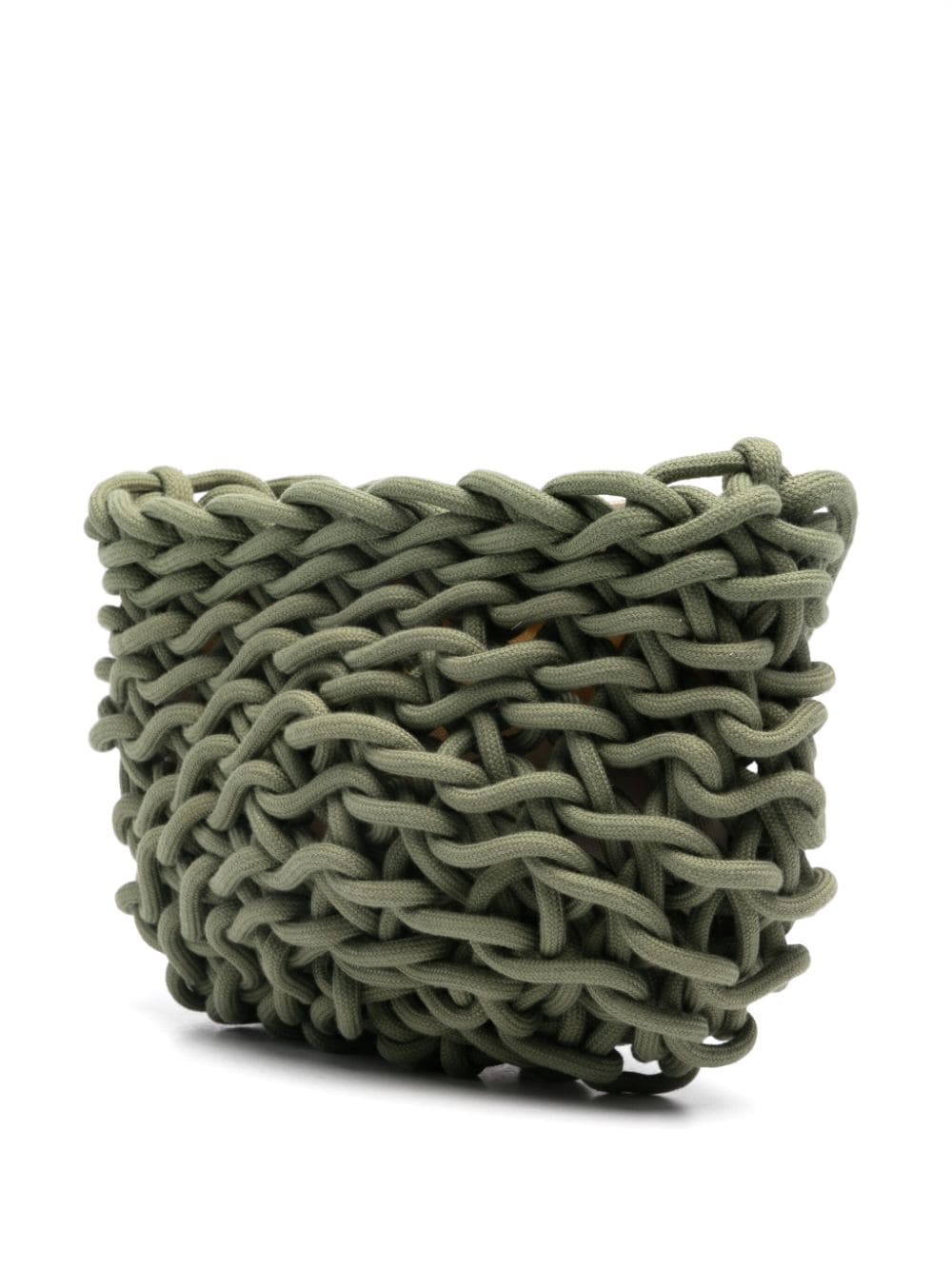 Bolso de hombro de&nbsp;&nbsp;Alienina tejido a mano con cuerda de algodón encerado en color lime. Forro de algodón y cierre de&nbsp;cordón.  100% Algodón encerado.  Medida: Ancho 29 cm. Alto 21 cm.  Instrucciones de cuidado: Lavado en seco.  Color_Leaf  Hecho a mano en Italia.
