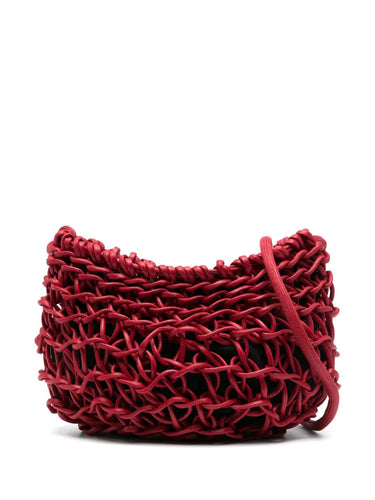 Bolso de hombro de  Alienina tejido a mano con cuerda de algodón encerado en rojo. Forro en negro de algodón y cierre cremallera.  100% Algodón  Medida: Ancho 36 cm. Alto 24 cm.  Instrucciones de cuidado: Lavado en seco.  Color_Red  Hecho a mano en Italia.