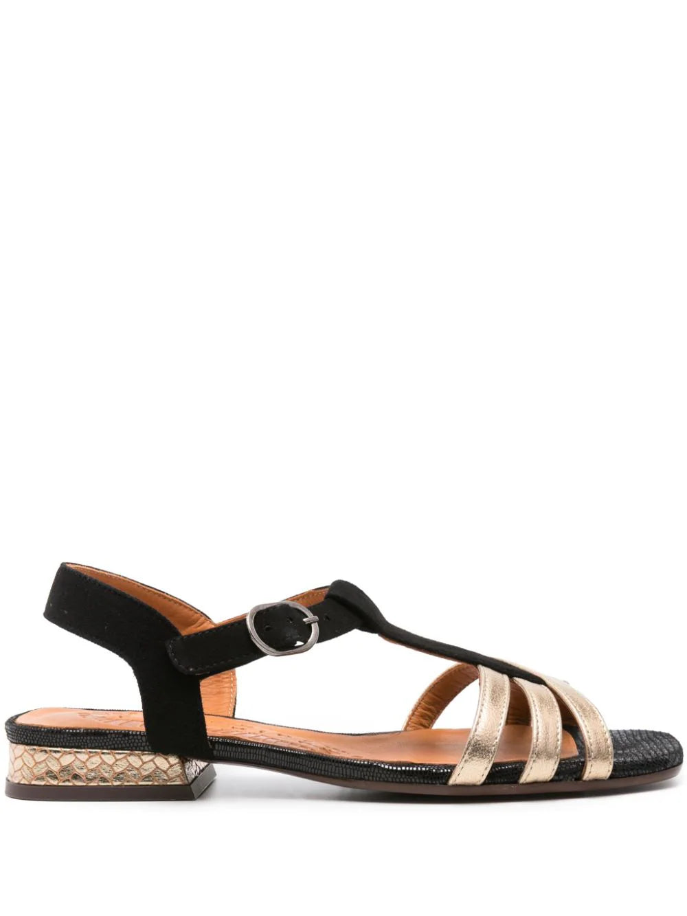 Sandalia de Chie Mihara en ante negro y piel dorada. Tacón bajo grueso de 4 CM  Suela: Piel de becerro 100%, Goma 100% Exterior: Ante de becerro 100%, Piel de becerro 100% Forro: Piel de becerro 100%  Modelos_TIANA