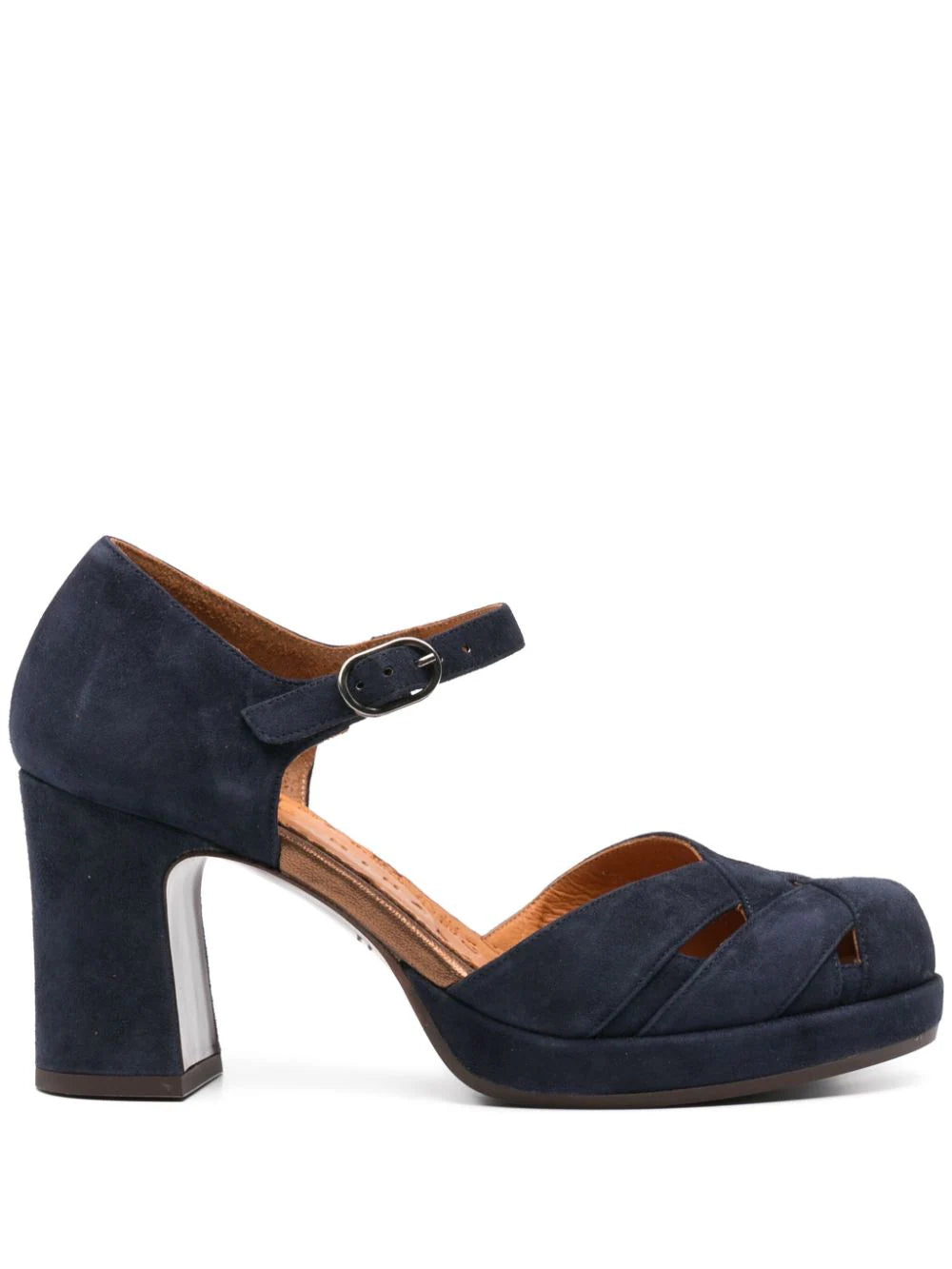 Chie Mihara zapatos de plataforma en ante azul marino, con cierre de hebilla, &nbsp;tacón&nbsp; en bloque de 7.5 cm puntera redonda y plataforma de 2 cm, plantilla de piel y suela de cuero y goma.  Composición   Suela_ Goma 100%, Piel de becerro 100% Forro_ Piel de becerro 100% Exterior_ Ante de becerro 100% - Charol 100%   Modelo: DEMIM