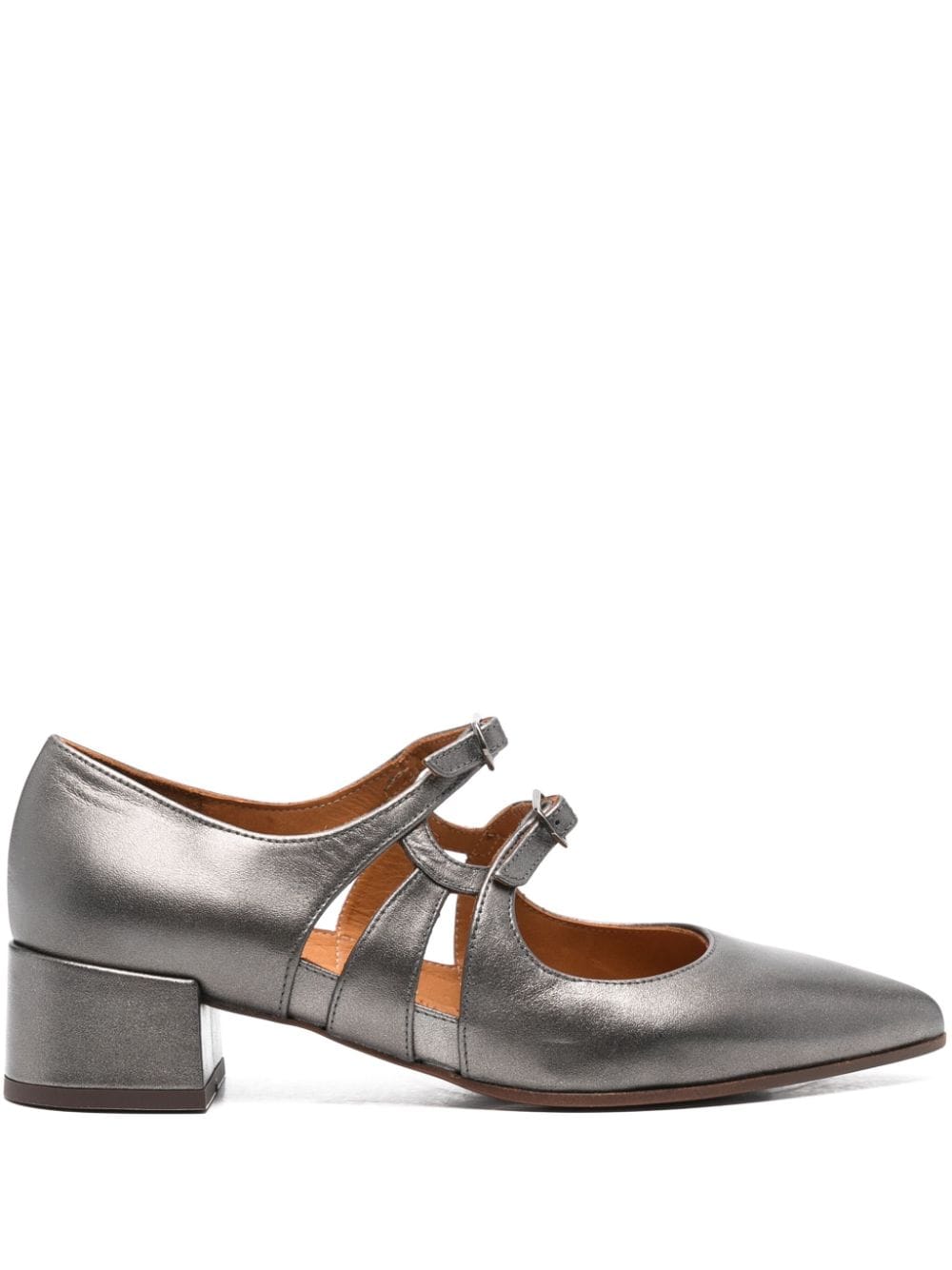 Chie Mihara zapatos de medio tacón en piel de becerro color plomo, cierre doble de hebilla lateral tacón bajo en bloque de 30 mm&nbsp; Plantilla de piel y suela de cuero y goma  Composición   Suela_ Goma 100%, Piel de becerro 100% Forro_ Piel de becerro 100% Exterior_ Piel de becerro 100%   Modelo: JERSEY
