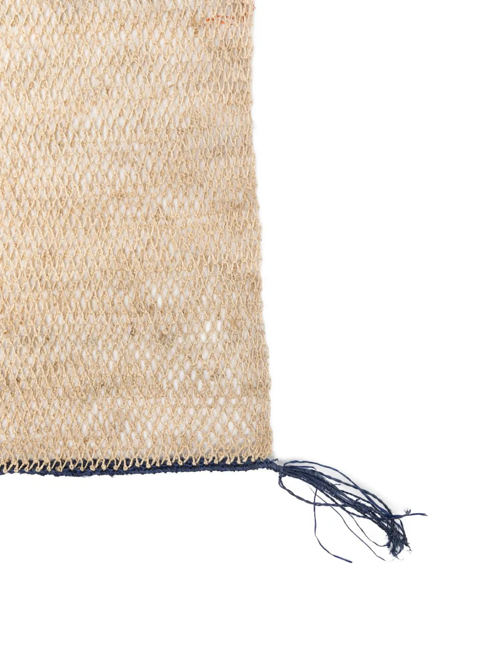 Bolso Kudzu artesanal de fibra natural con reborde azul índigo hecho a mano en Laos