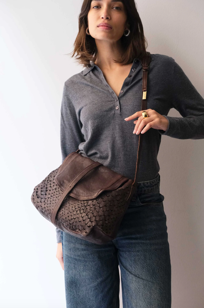 Artisanal testa di moro  leather bag by Mialuis, crafted from 100% vegetable-tanned leather, sustainable and handmade in Italy.