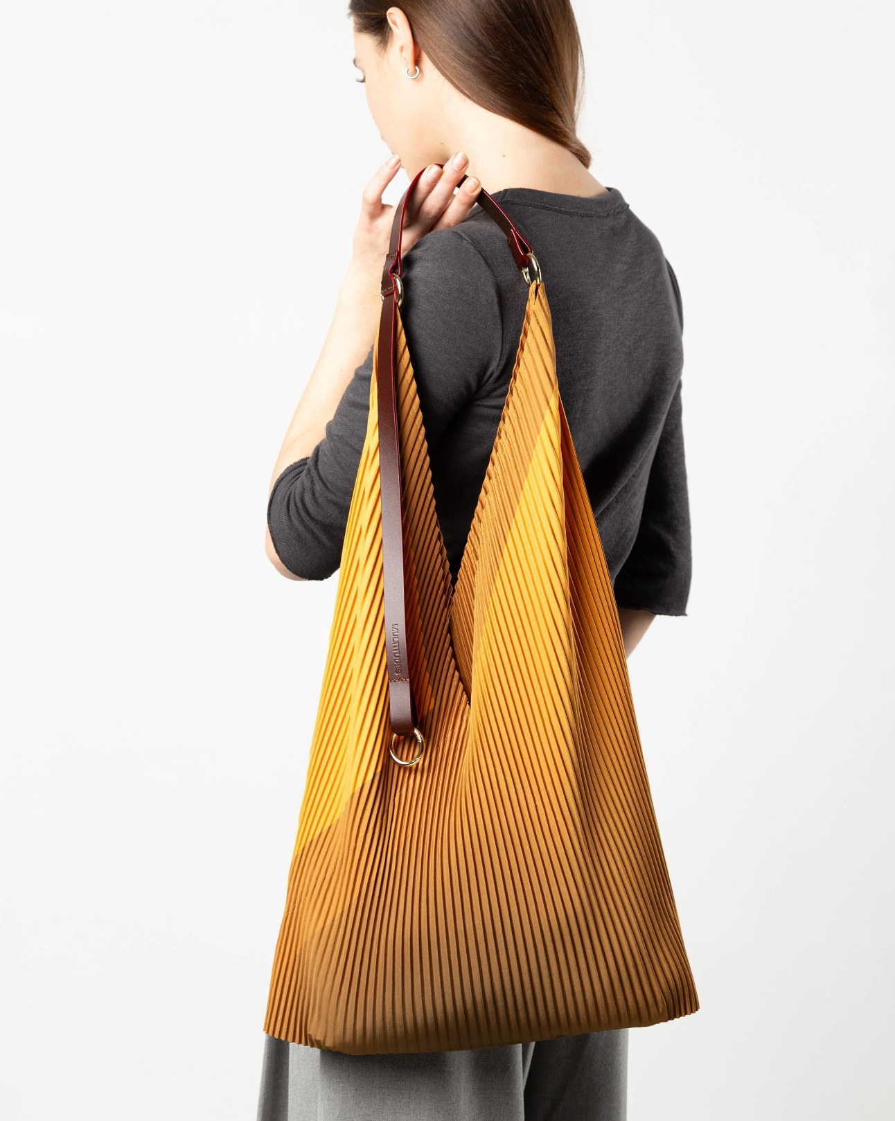 Multitudes Cameron bag with pouch and leather strap in warm tone