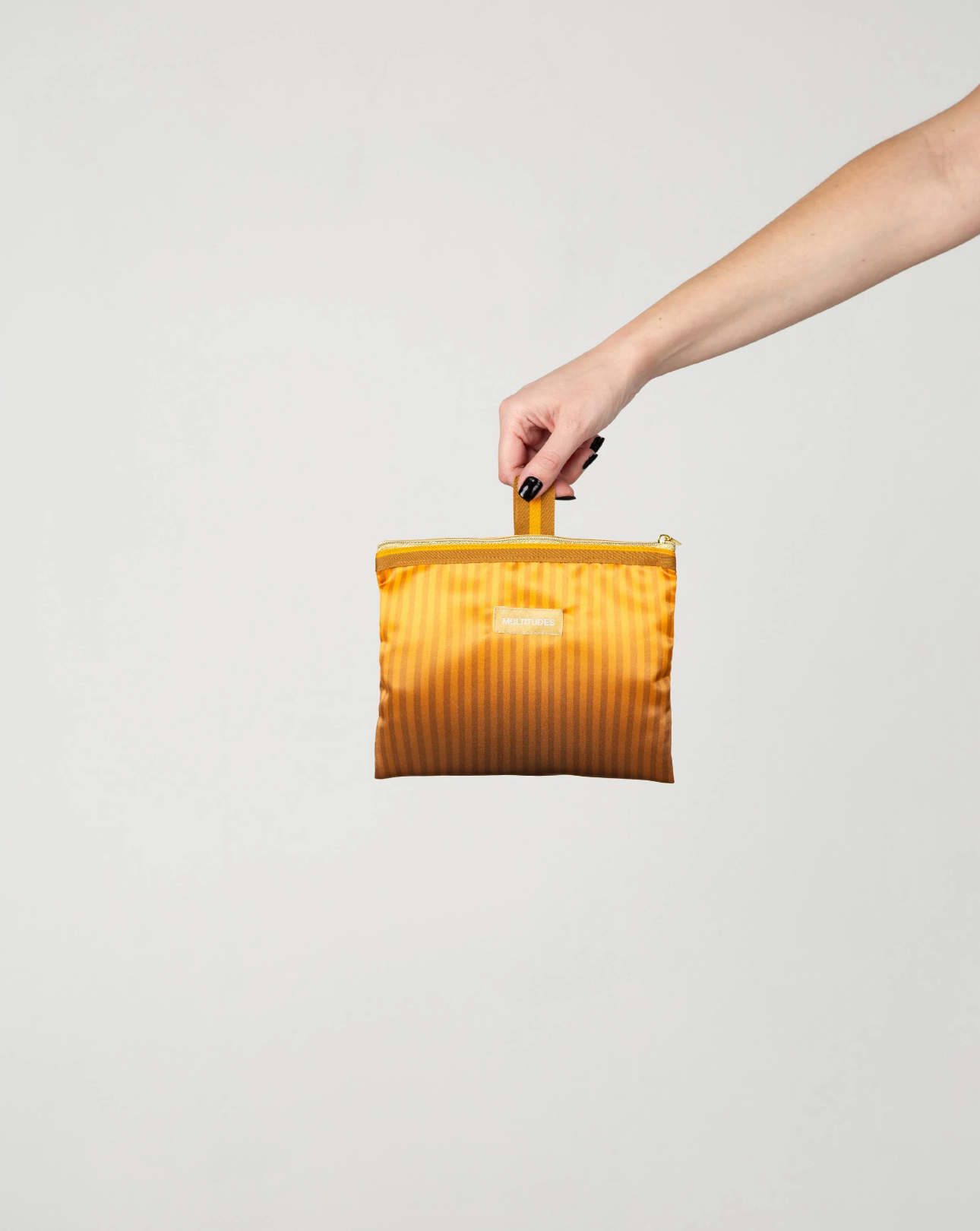 Multitudes Cameron mustard pleated bag with leather strap made in Italy