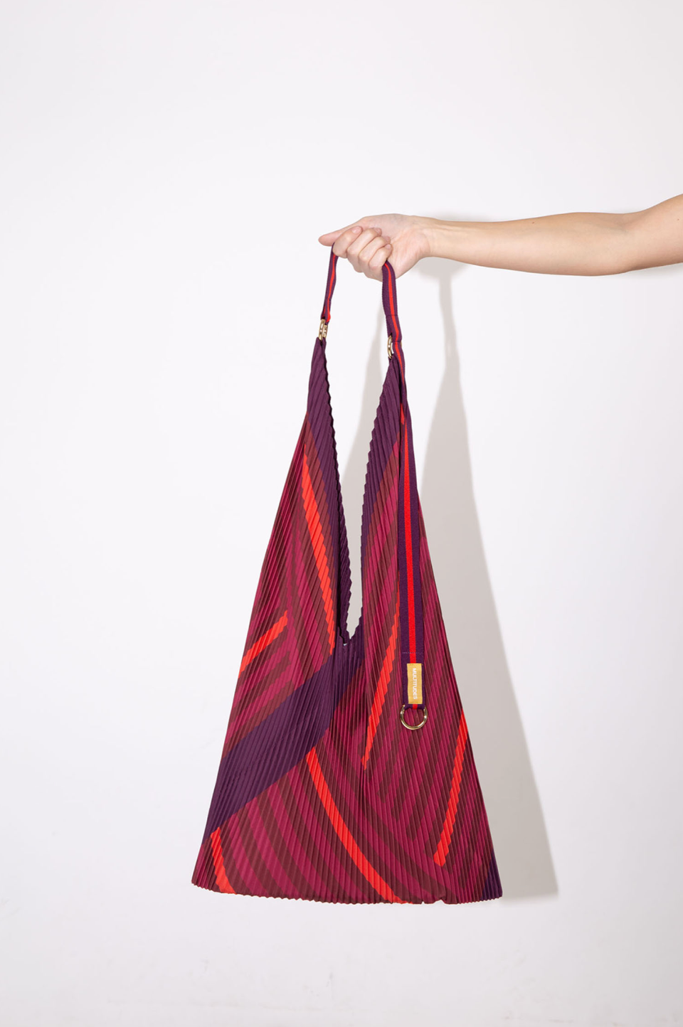 Multitudes pleated hobo bag Stefania Purple with graphic pattern