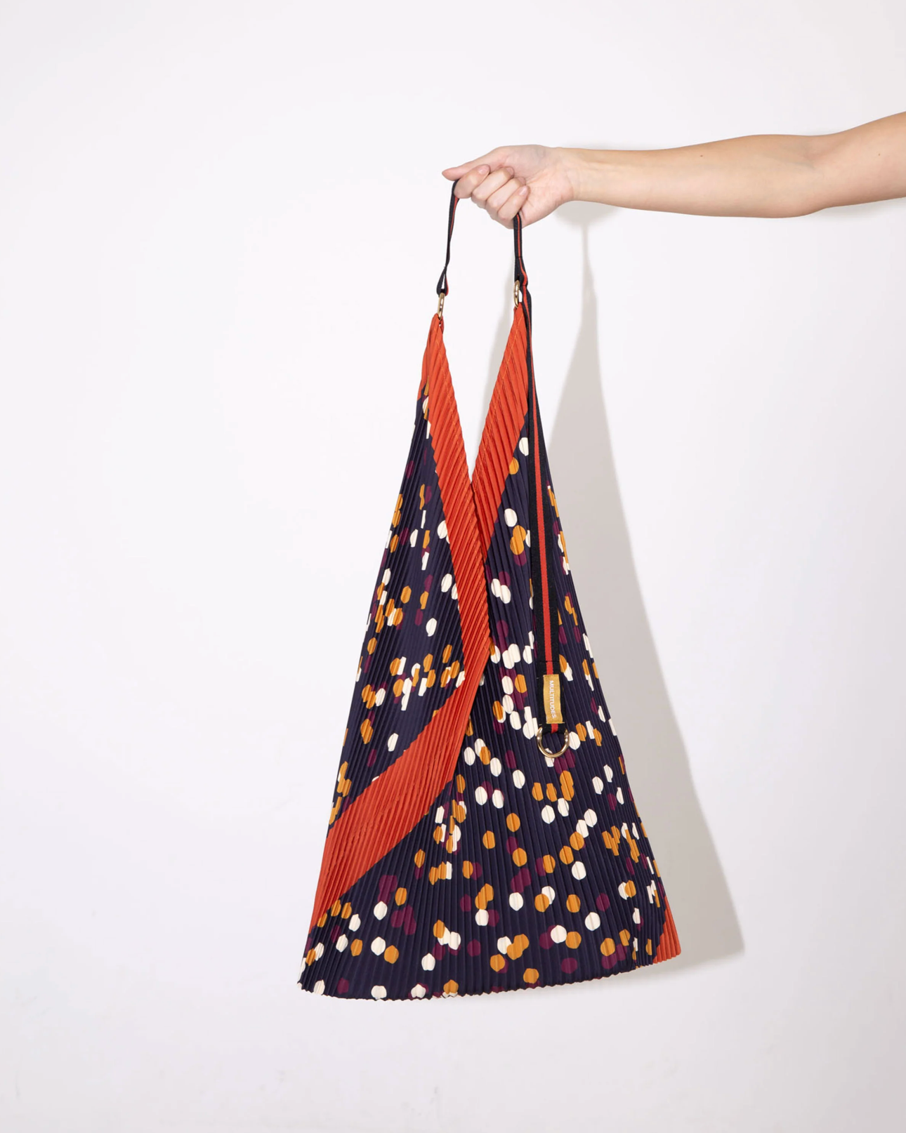 Multitudes pleated hobo bag Valeria multicolor in recycled satin