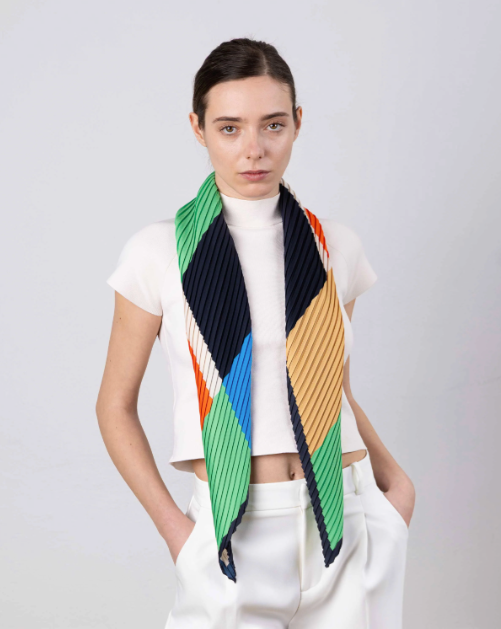 Multitudes pleated scarf Atena green scarlet navy recycled polyester silk-effect 