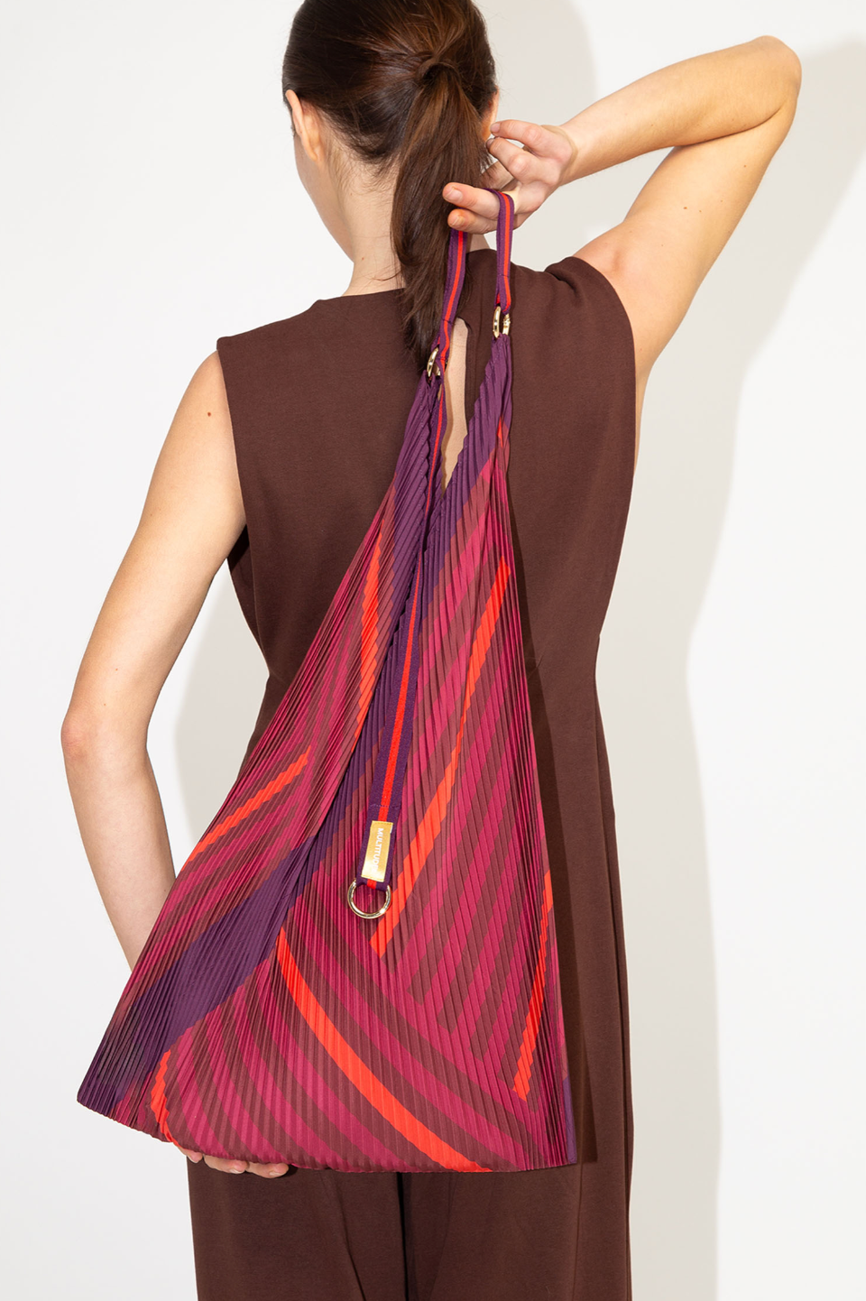 Multitudes Stefania Purple shoulder bag made in Italy with pleated satin