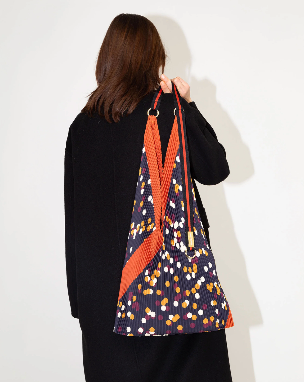 Multitudes pleated hobo bag Valeria multicolor in recycled satin