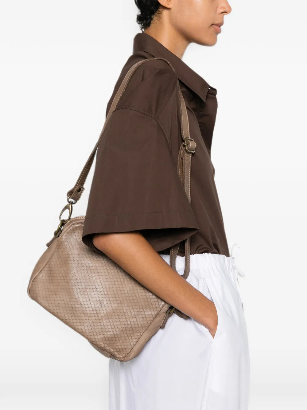 SOMMET ARLO Cobra vegetable-tanned leather crossbody bag in Taupe, handmade in Italy