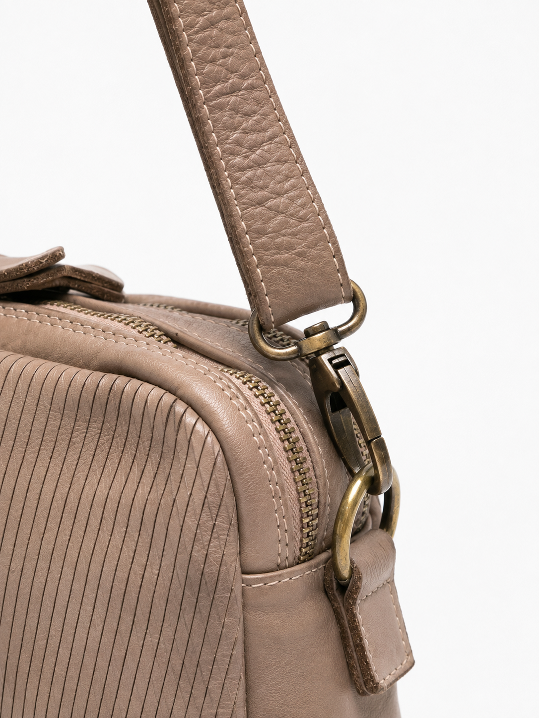 SOMMET ARLO Petalino vegetable-tanned leather crossbody bag in Taupe, handmade in Italy