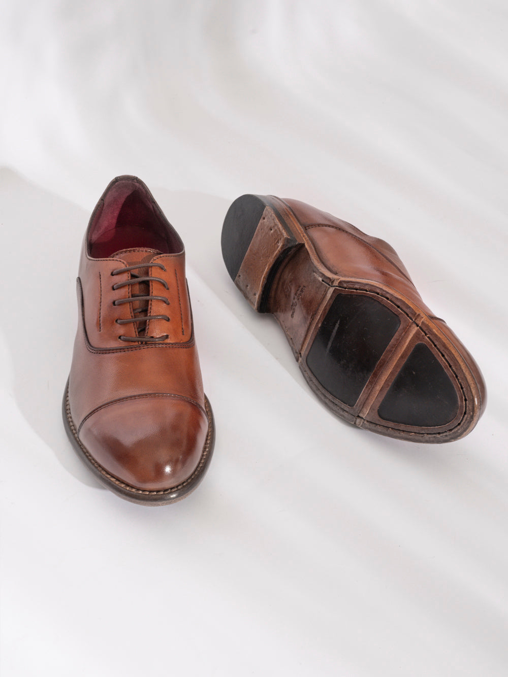 Brandy leather oxford cap toe — SOMMET Hand Made in Italy label