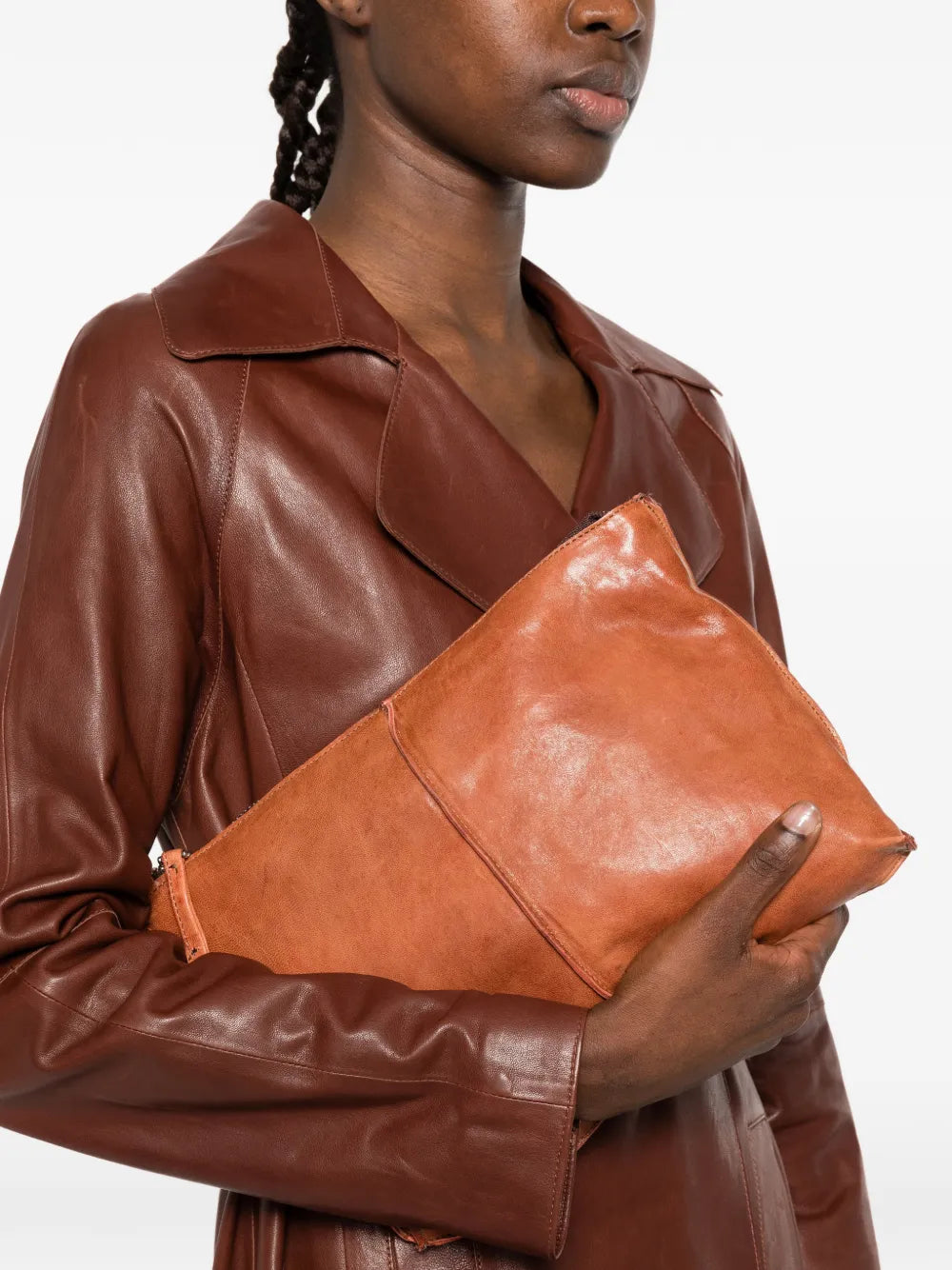 Sommet Clark siena leather crossbody bag in vegetable tanned leather with adjustable strap, handmade in Italy.