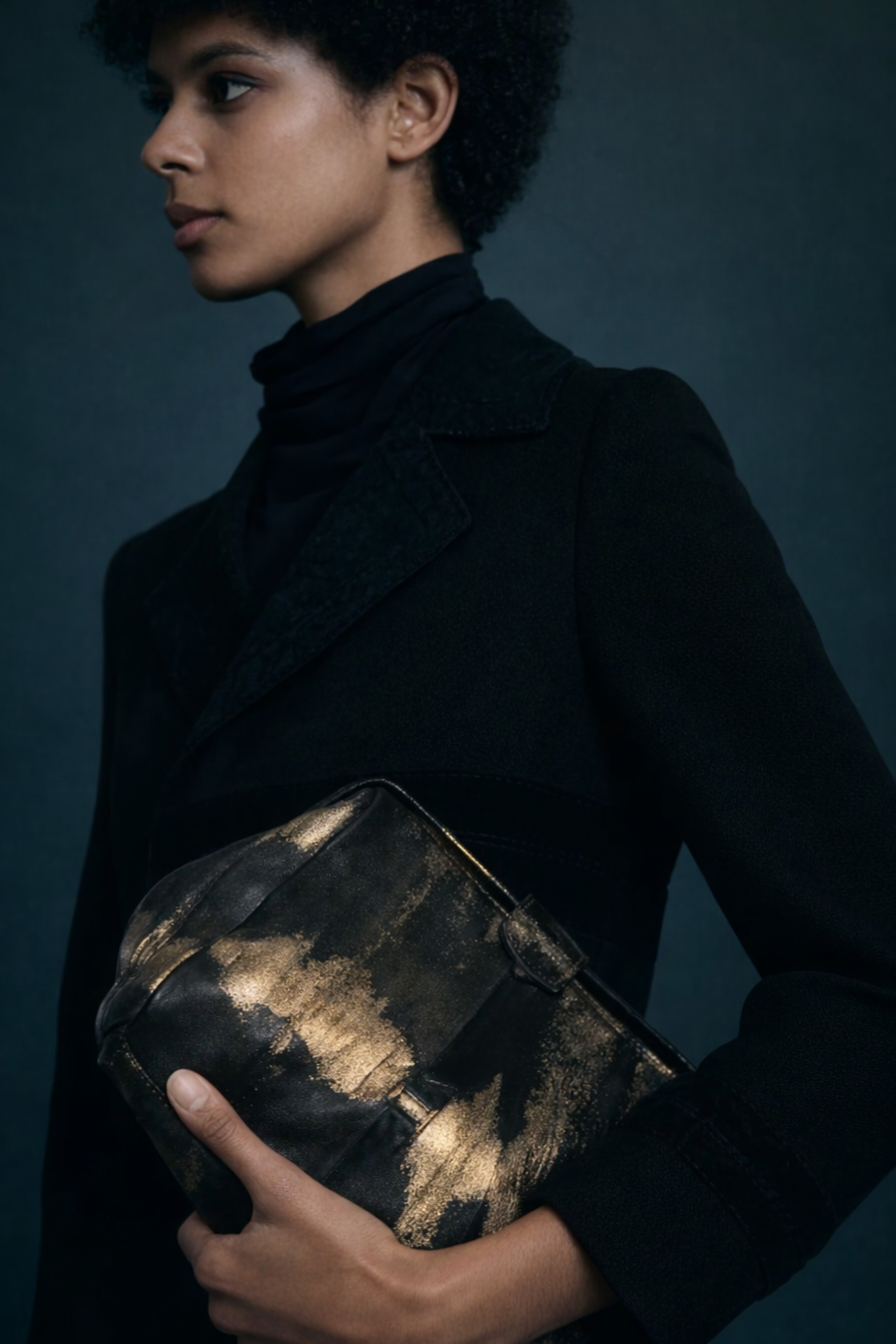 Premium clutch and mini handbags in Italian leather and natural fibers by Sommet