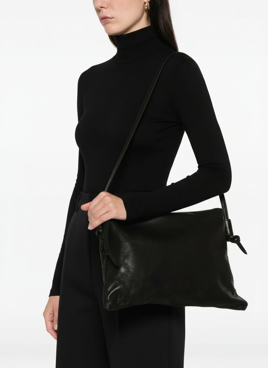 Sommet Frida leather bag in nero black with adjustable crossbody strap, everyday medium handbag suitable for smartphone and essentials