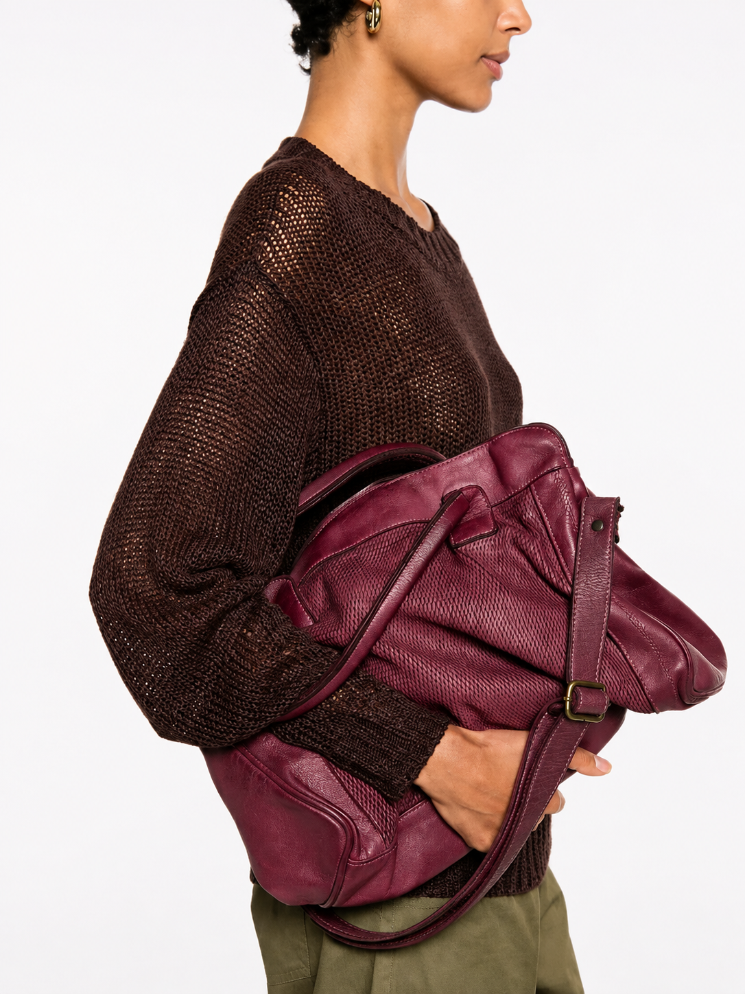 SOMMET KAEL Petalino shoulder bag in prugna – vegetable-tanned leather with laser petalino texture, handmade in Italy