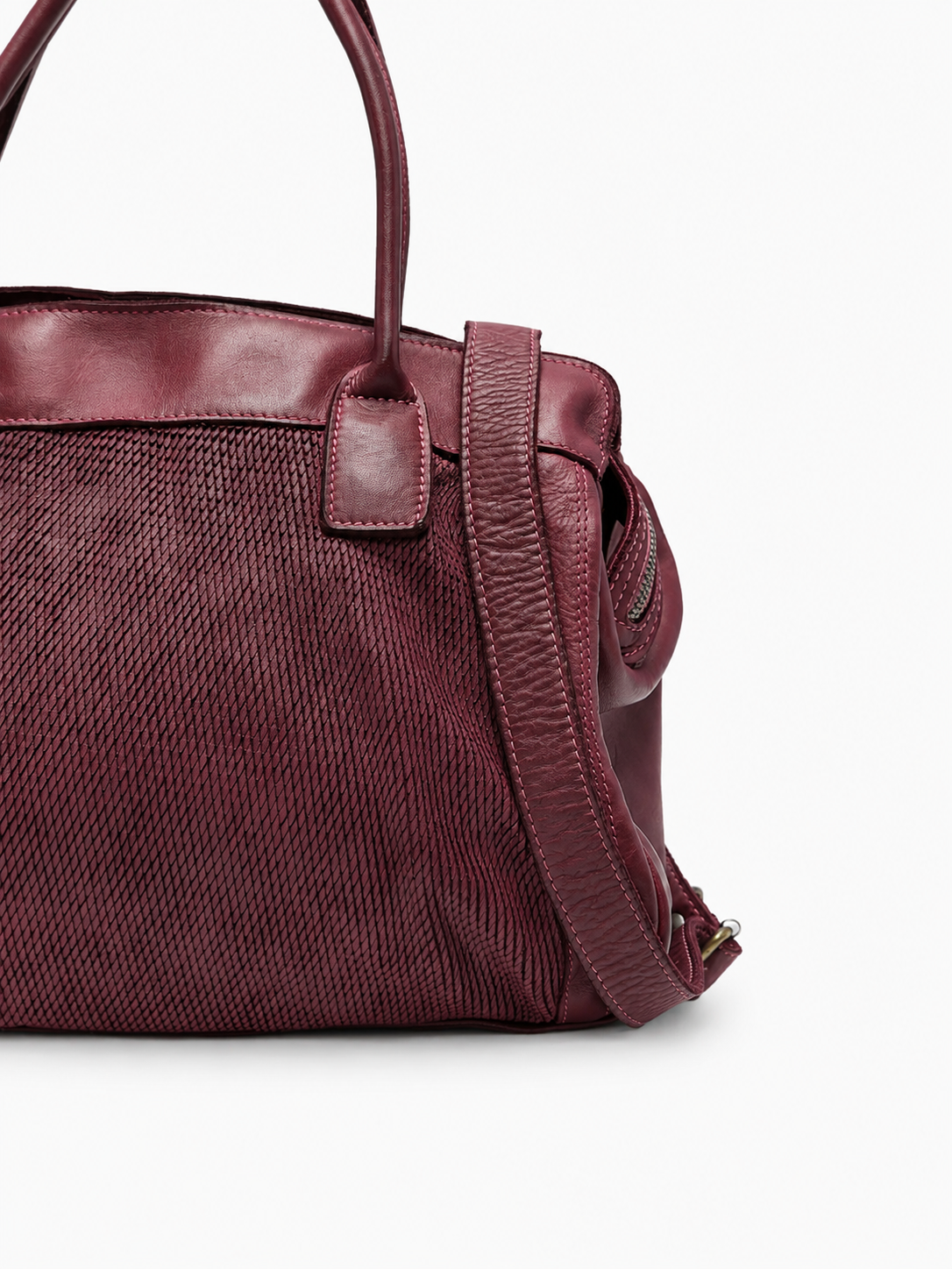 SOMMET KAEL Petalino shoulder bag in prugna – vegetable-tanned leather with laser petalino texture, handmade in Italy