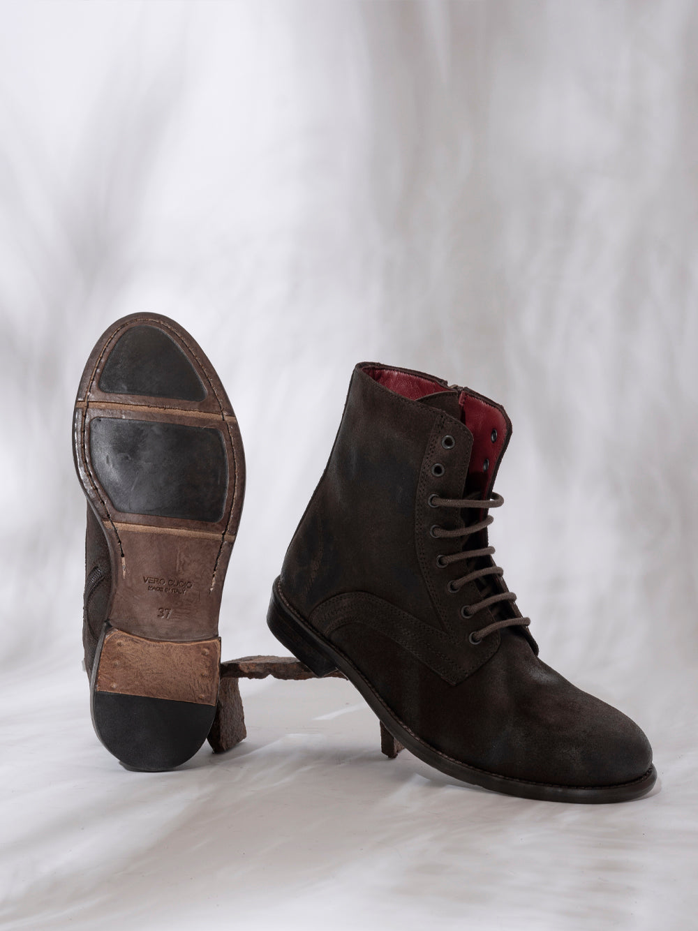 Dark brown waxed leather lace-up ankle boot — SOMMET handmade in Italy
