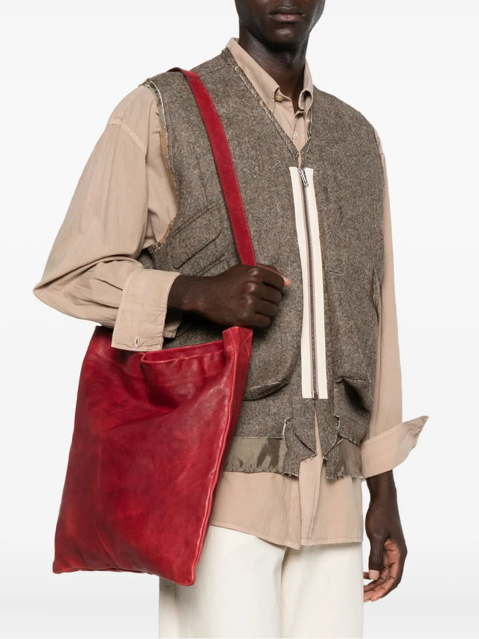 Sommet LIDIA buganvilla leather hobo bag handmade in Italy with adjustable strap and natural vegetable tanning