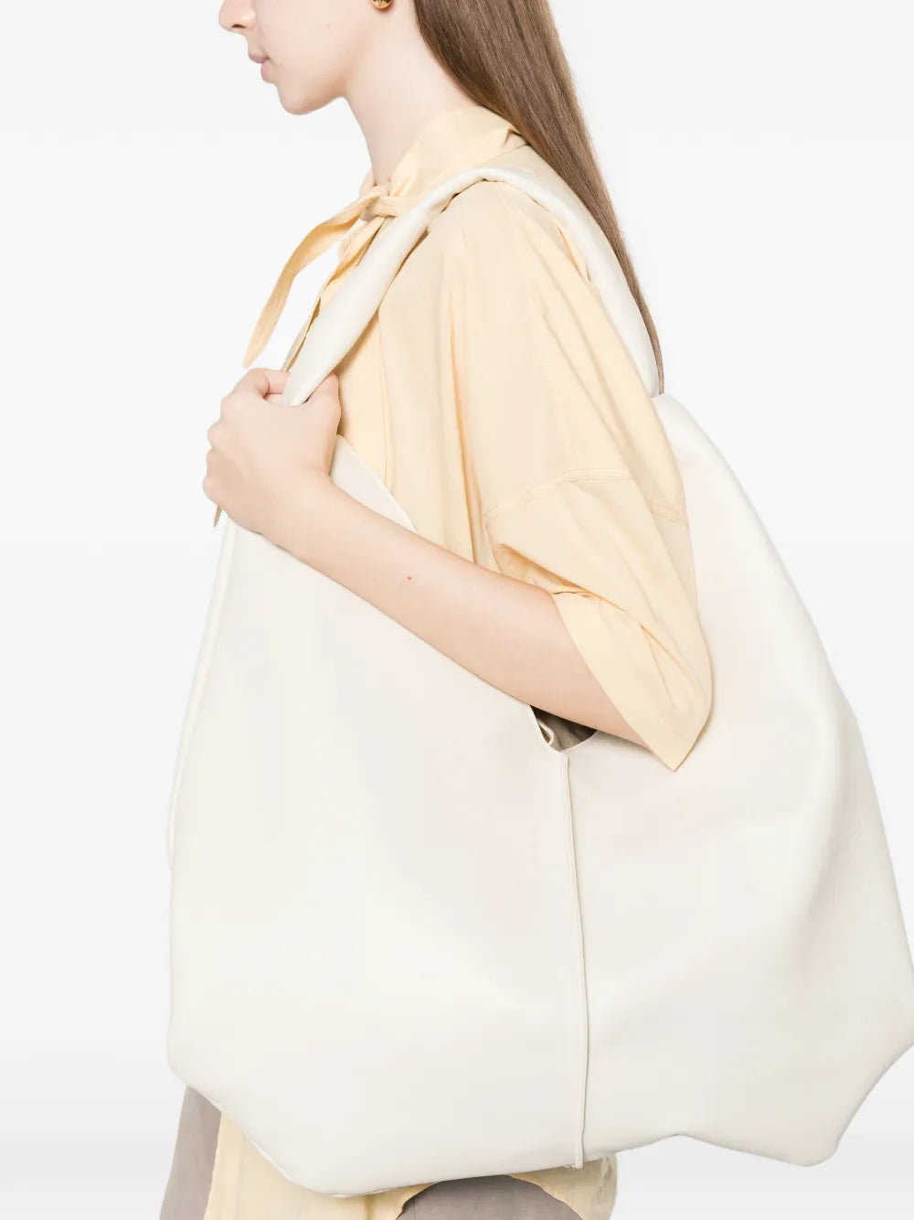 Sommet Mimi ivory leather maxi tote bag with soft structure, vegetable tanned leather, handcrafted in Italy.