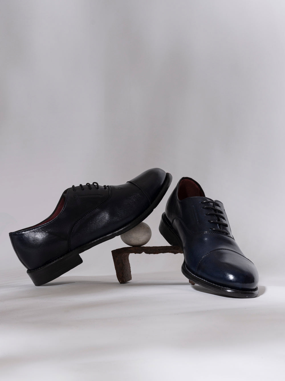 Navy and black leather oxford cap toe pair — articulated leather rubber sole — SOMMET Hand Made in Italy
back →