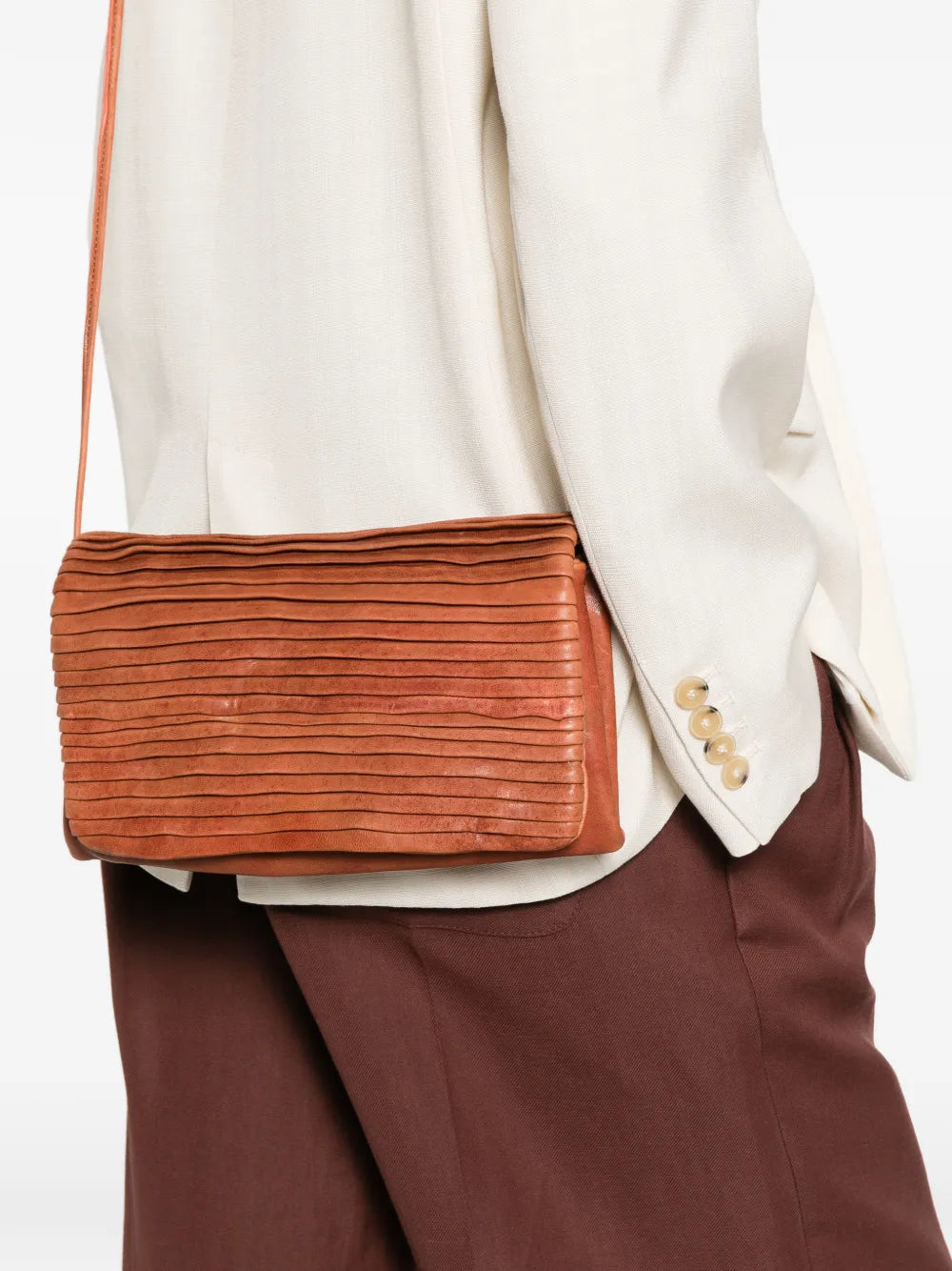 Sommet Soffieta Row cognac pleated leather crossbody bag with adjustable strap, handmade in Italy.