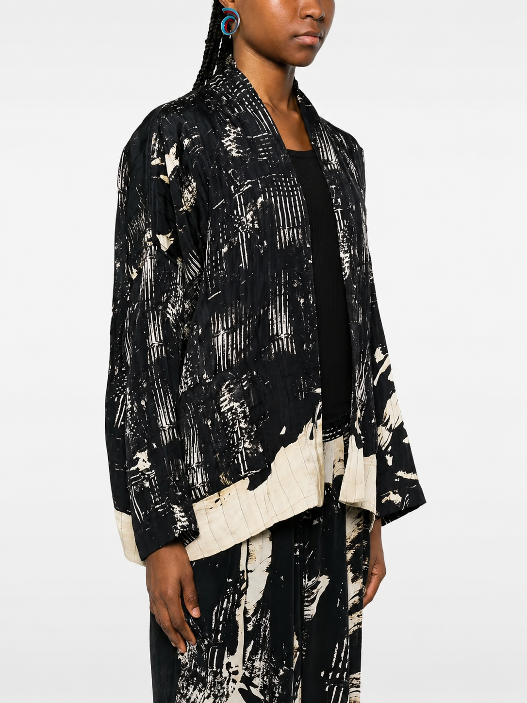 YAVÏ women's impressionist print kimono jacket black ecru — open front expressive brushstrokes 100% viscose
