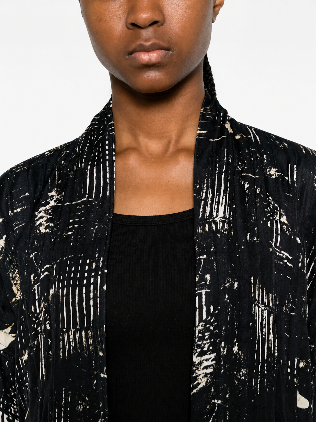 YAVÏ women's impressionist print kimono jacket black ecru — open front expressive brushstrokes 100% viscose
