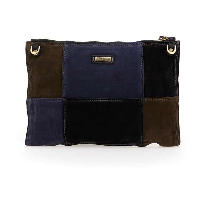 Clutch multicolor, práctico y espacioso. Bolsillo interior con cremallera, bandolera extraíble y cierre de cremallera.  Dimensiones: 29 X 0,5 X 20 cm | 11.31 X 0.20 X 7.80 pulgadas  Material: Exterior 100% Cuero  - Interior  90% Algodón 10% Cuero